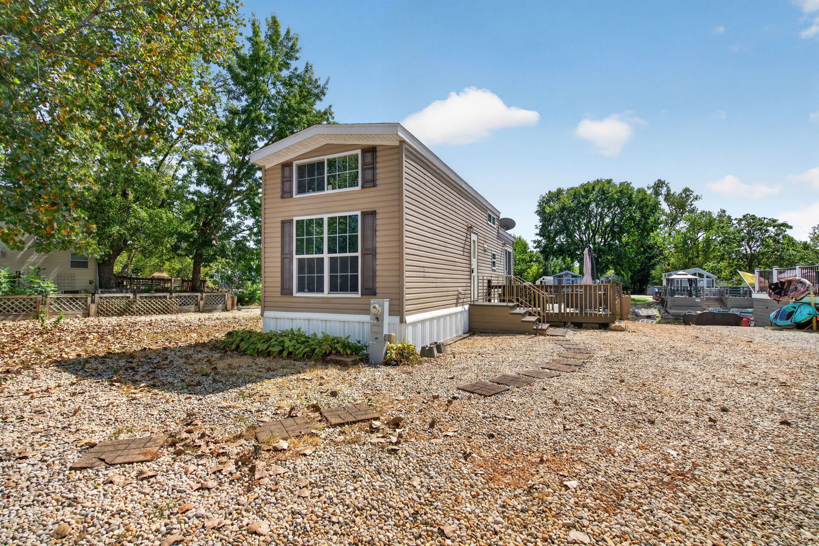 main property photo 22