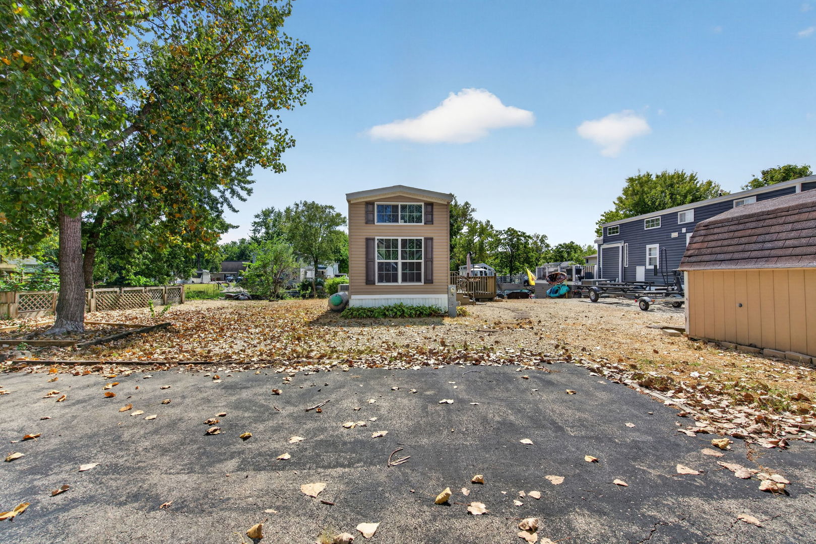 main property photo 23