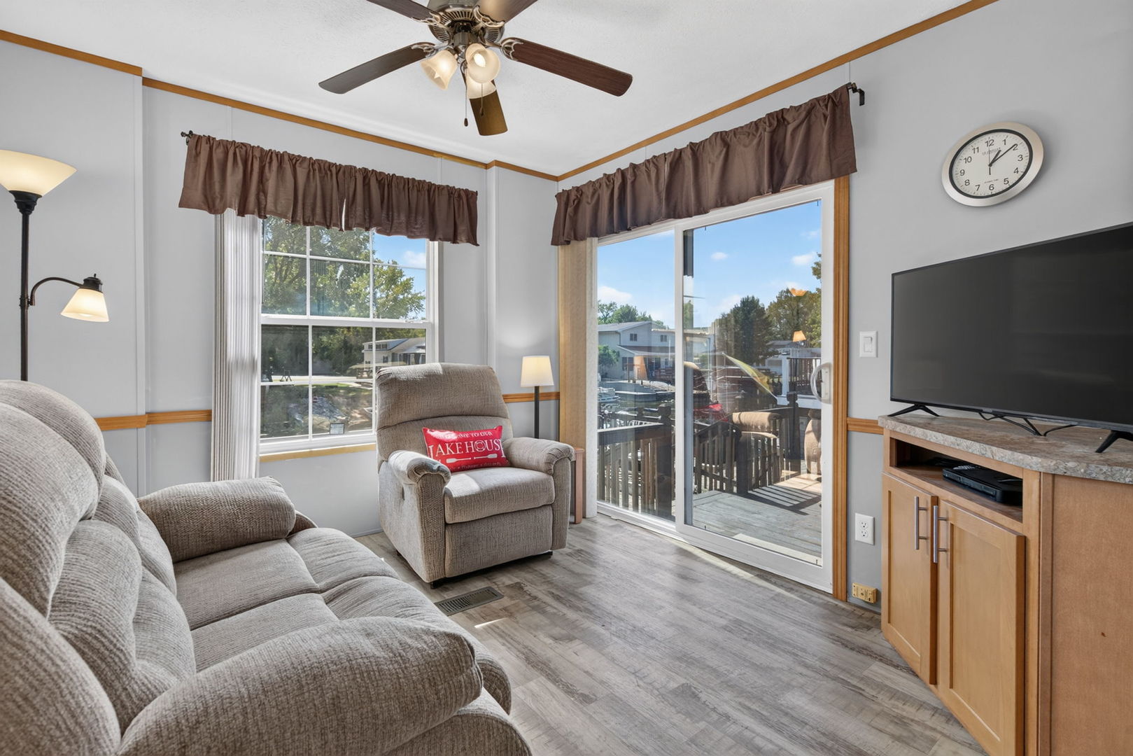 main property photo 8