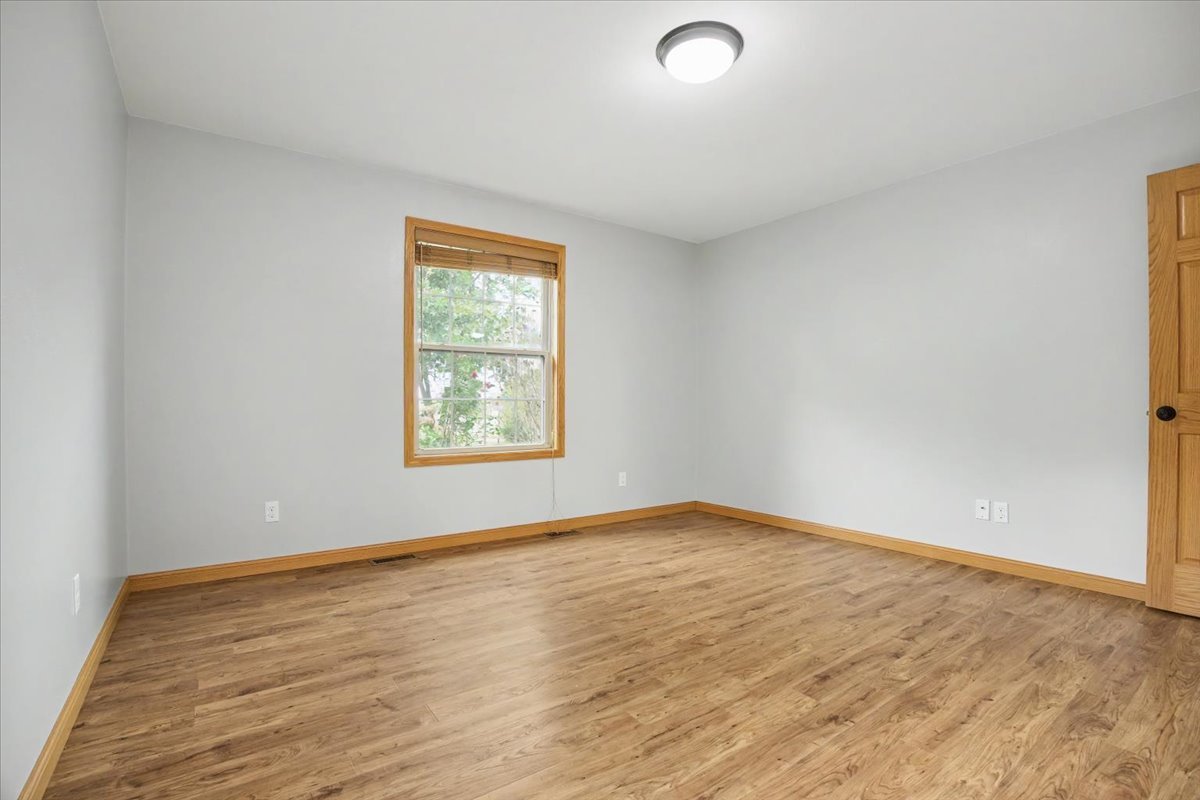 property viewer photo 24