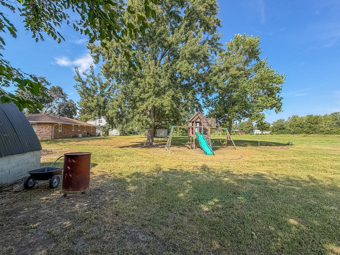 main property photo 35