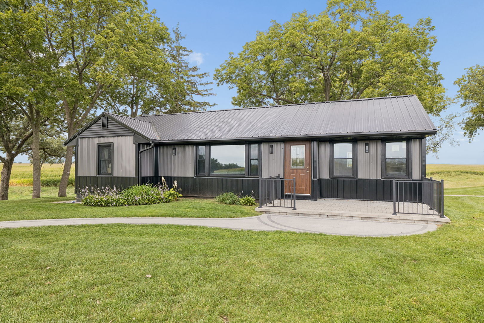 main property photo 44