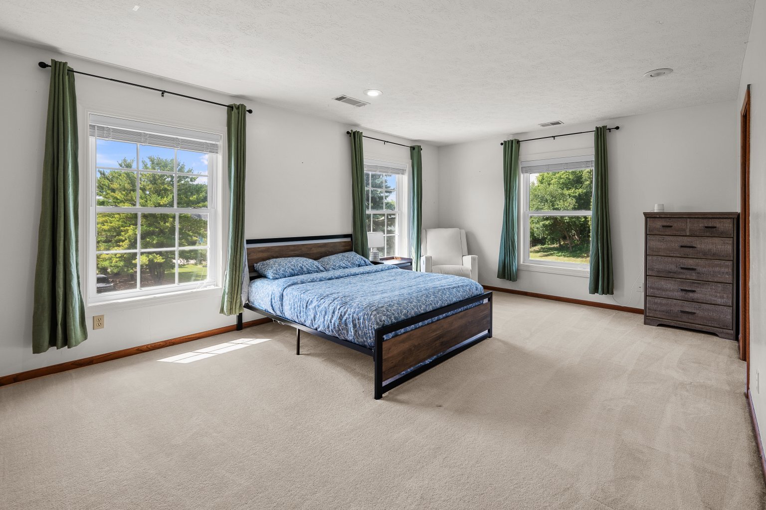 main property photo 75