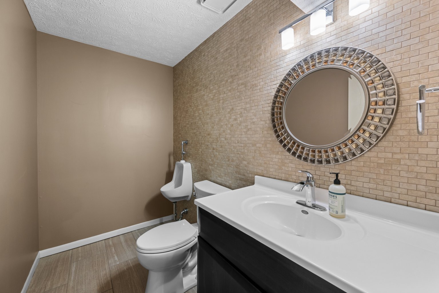 main property photo 83