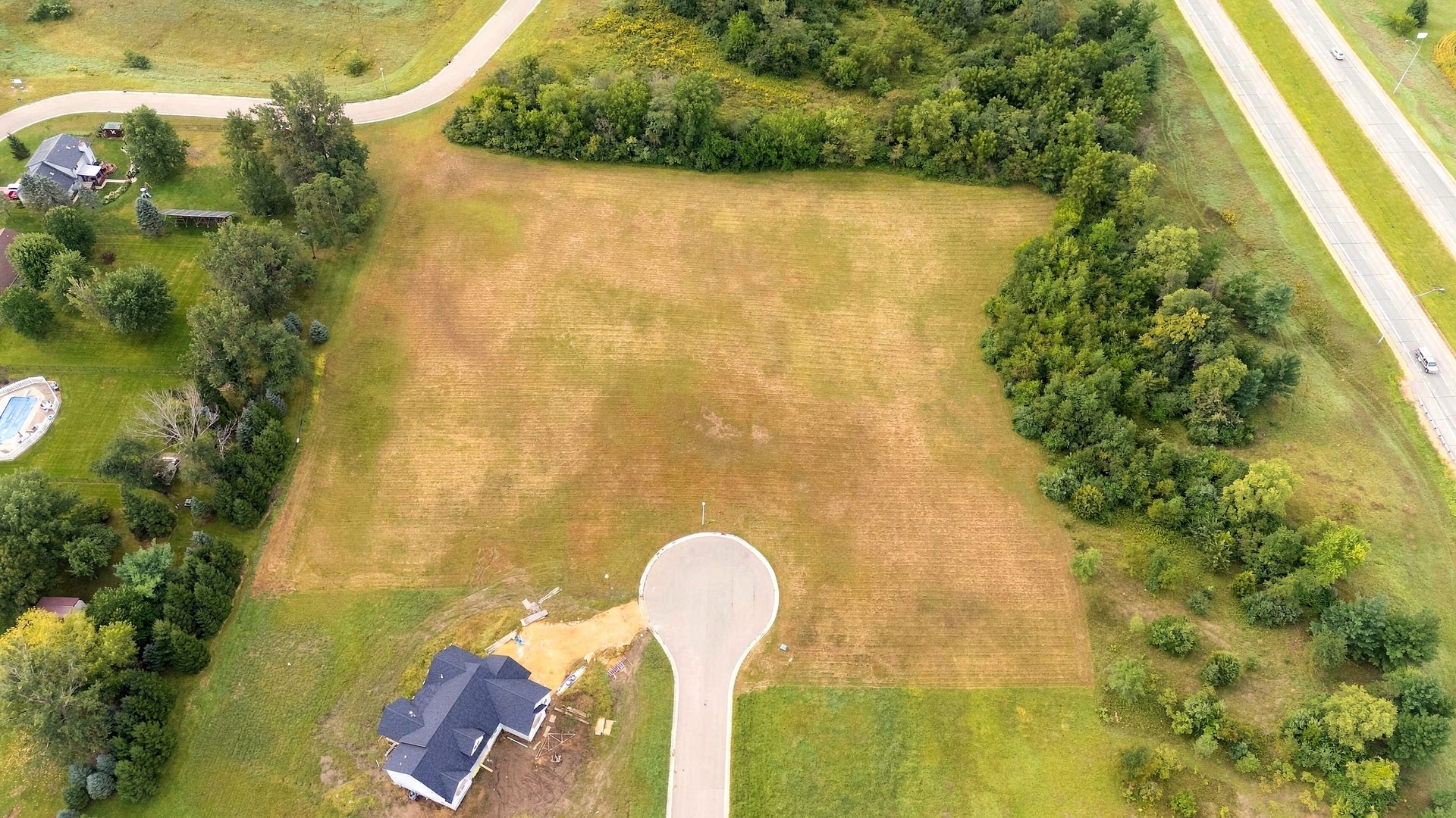 main property photo 5