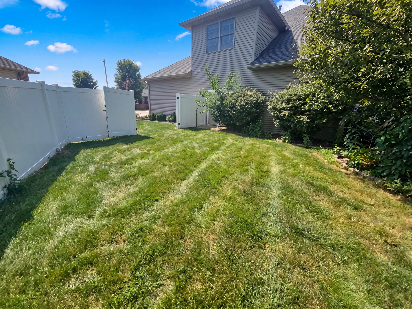 main property photo 50