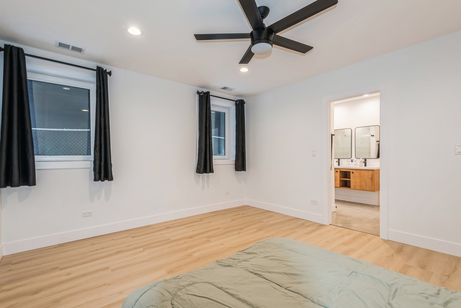 property viewer photo 12