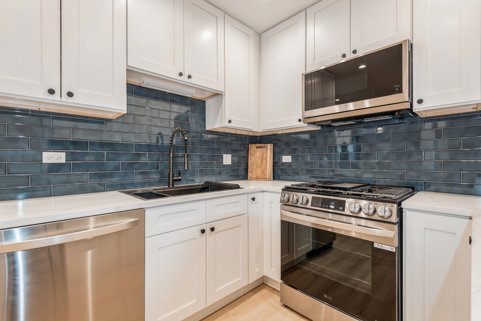 property viewer photo 9