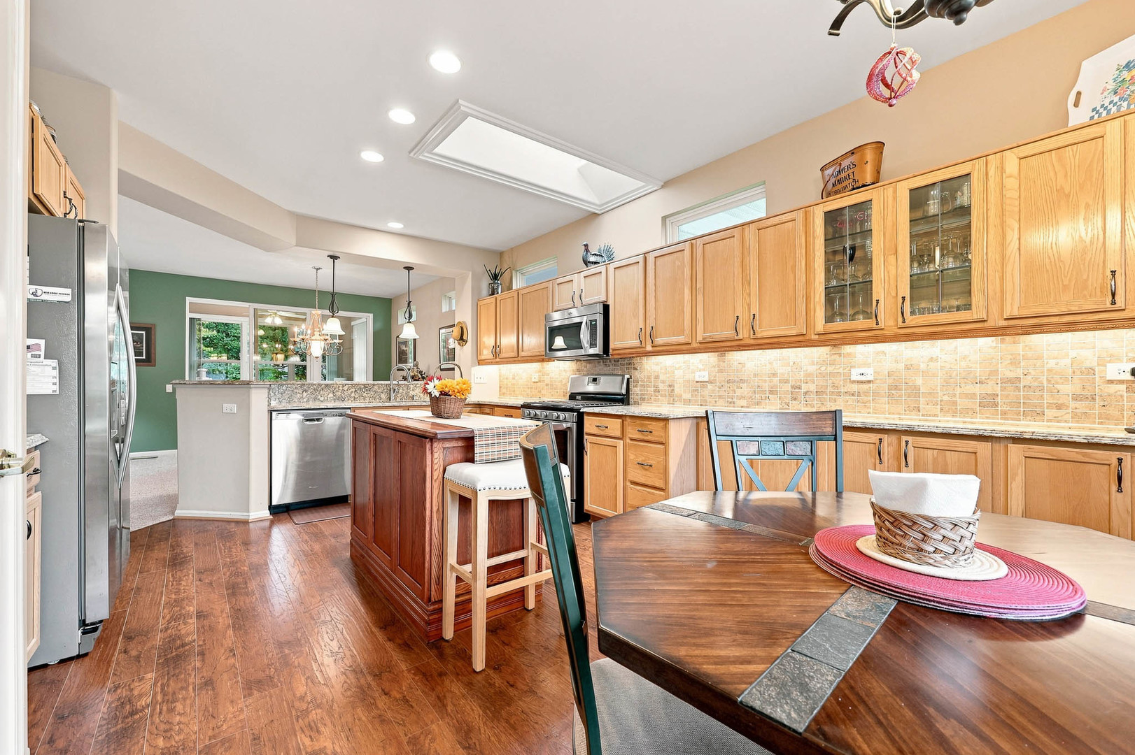main property photo 13