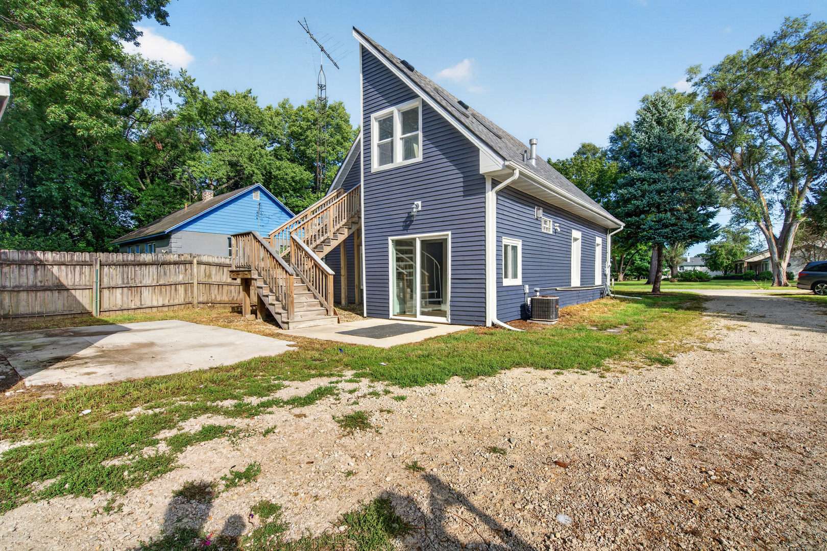 main property photo 34