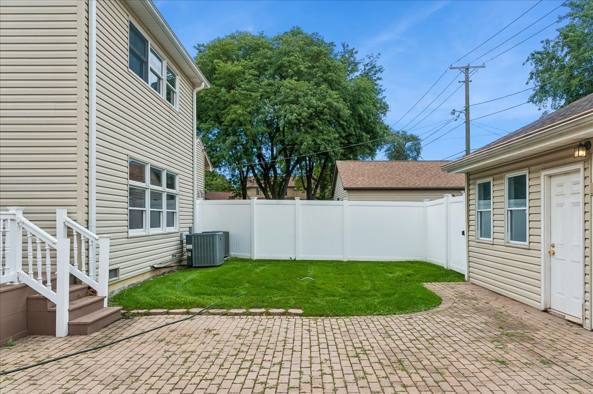 main property photo 20
