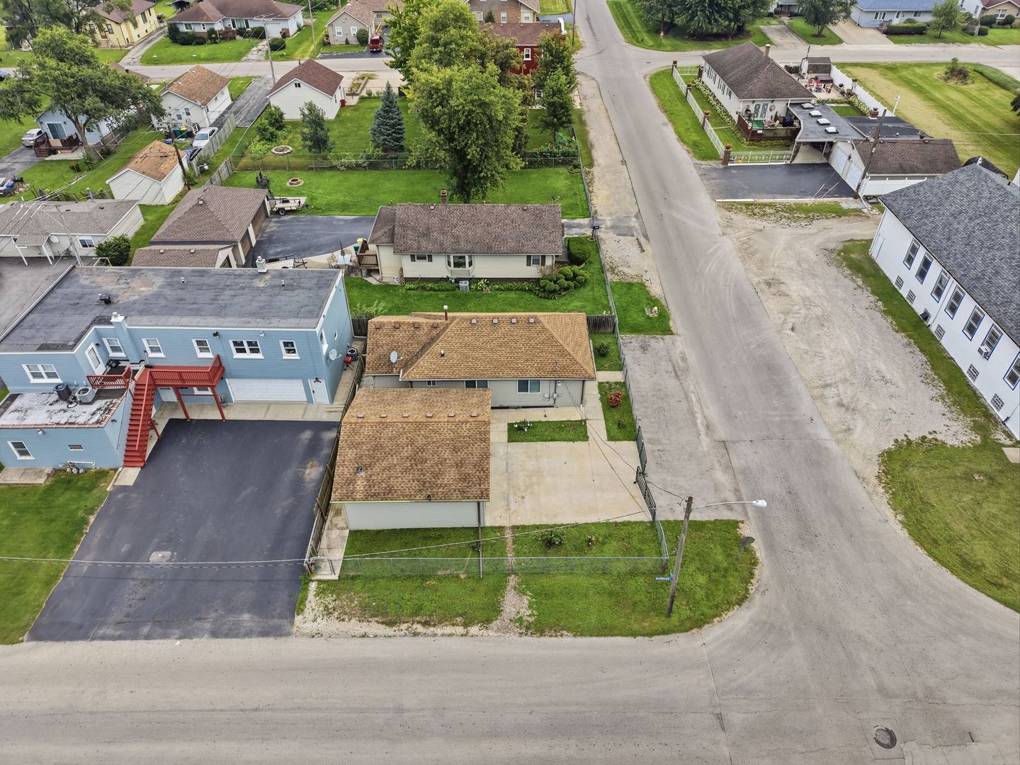 main property photo 26