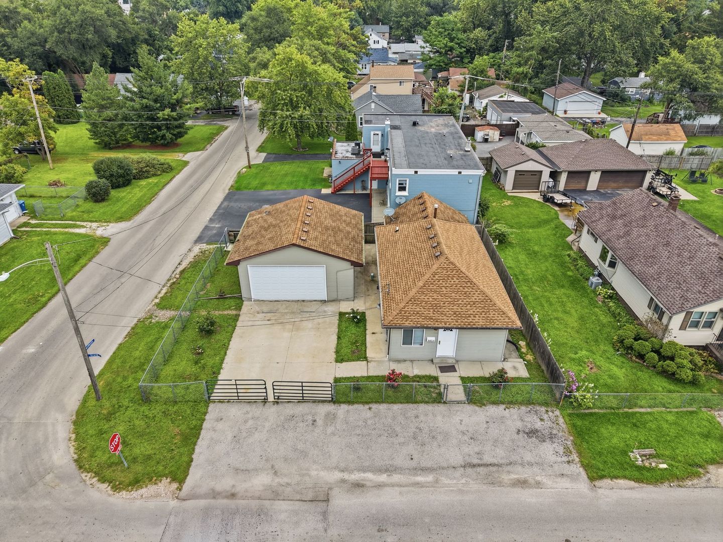 main property photo 29