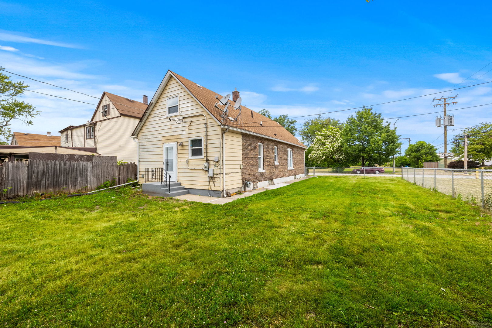 main property photo 20