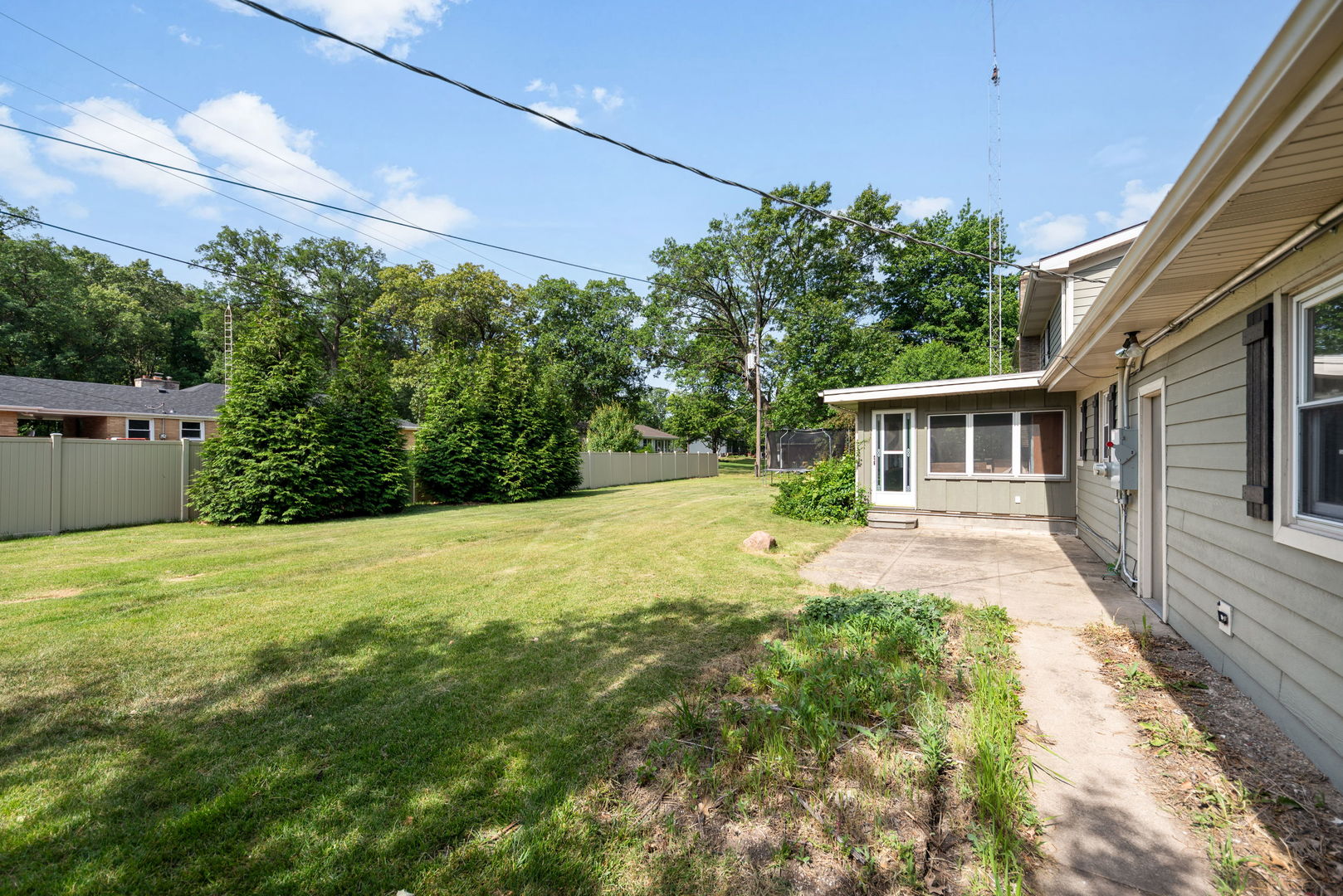 main property photo 25