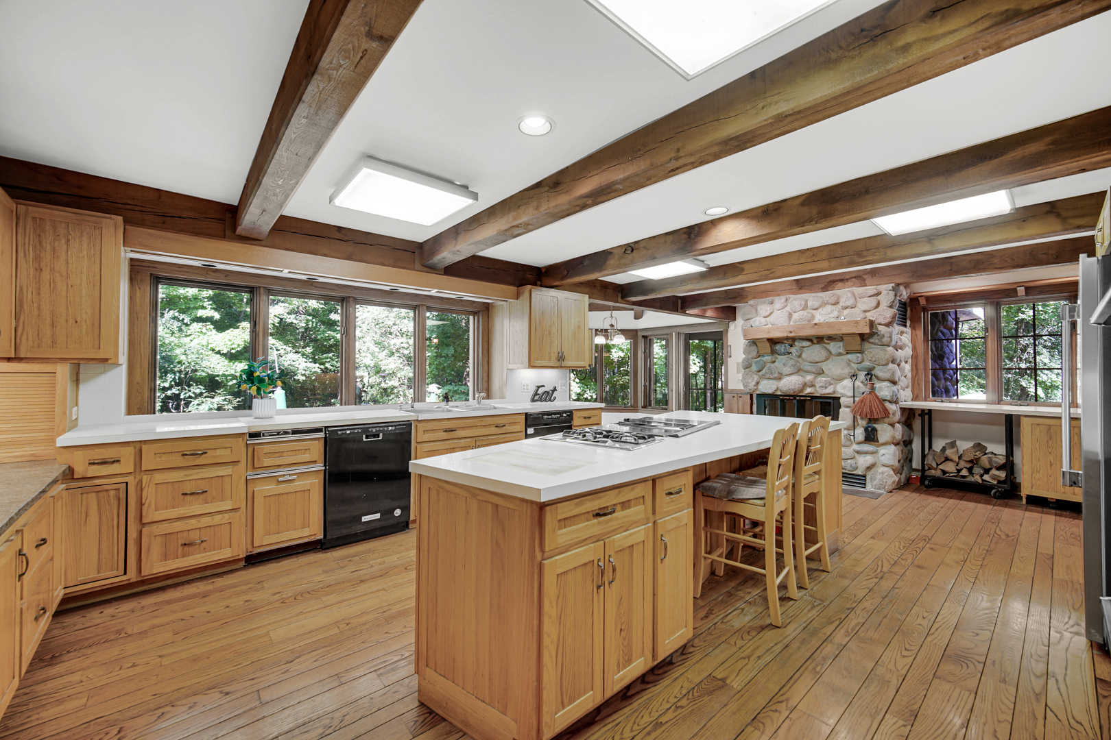 main property photo 25