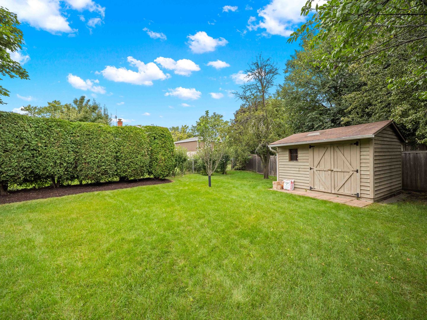 main property photo 32