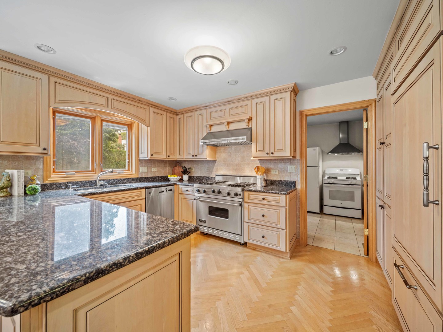 main property photo 6