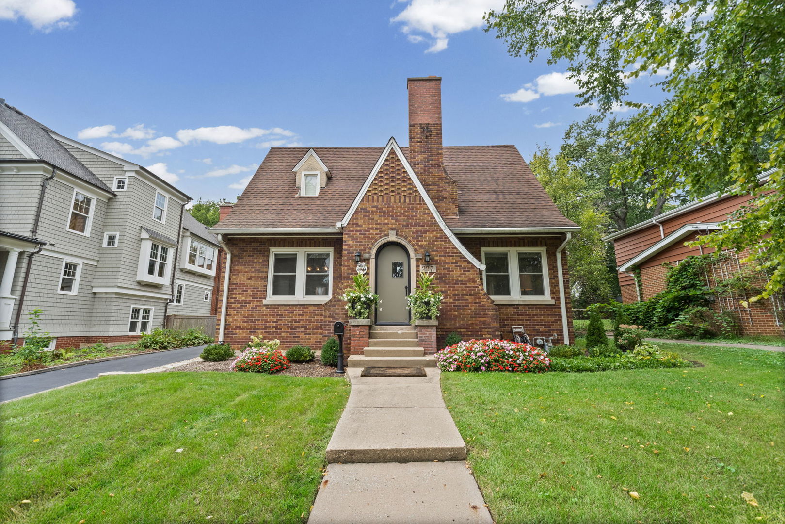 property viewer photo 1