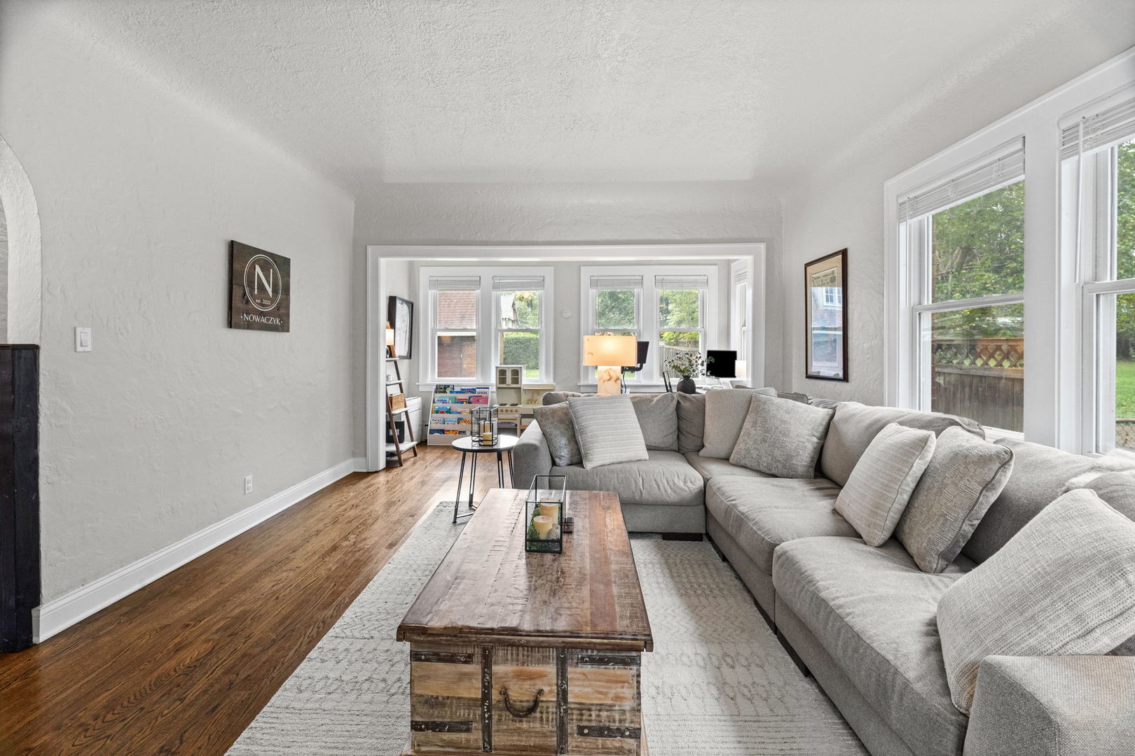 property viewer photo 7