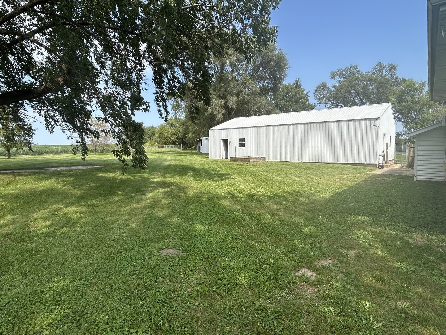 main property photo 13