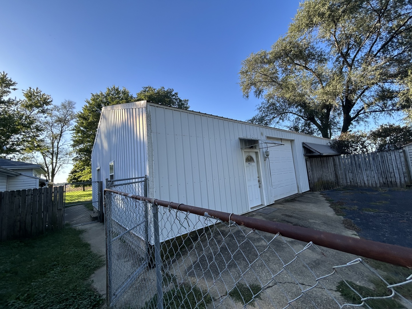 main property photo 17