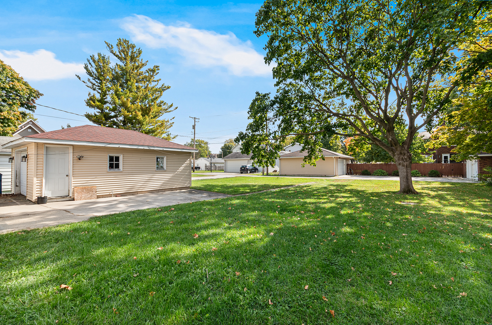 main property photo 17