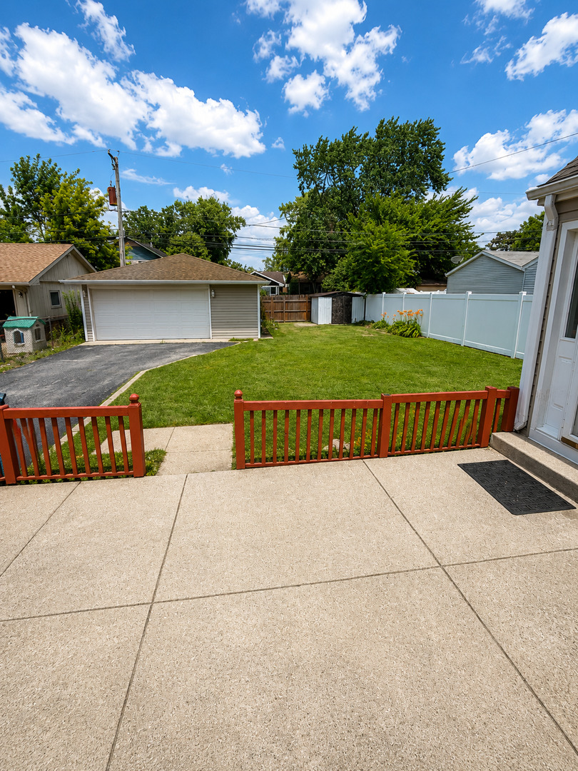 main property photo 17