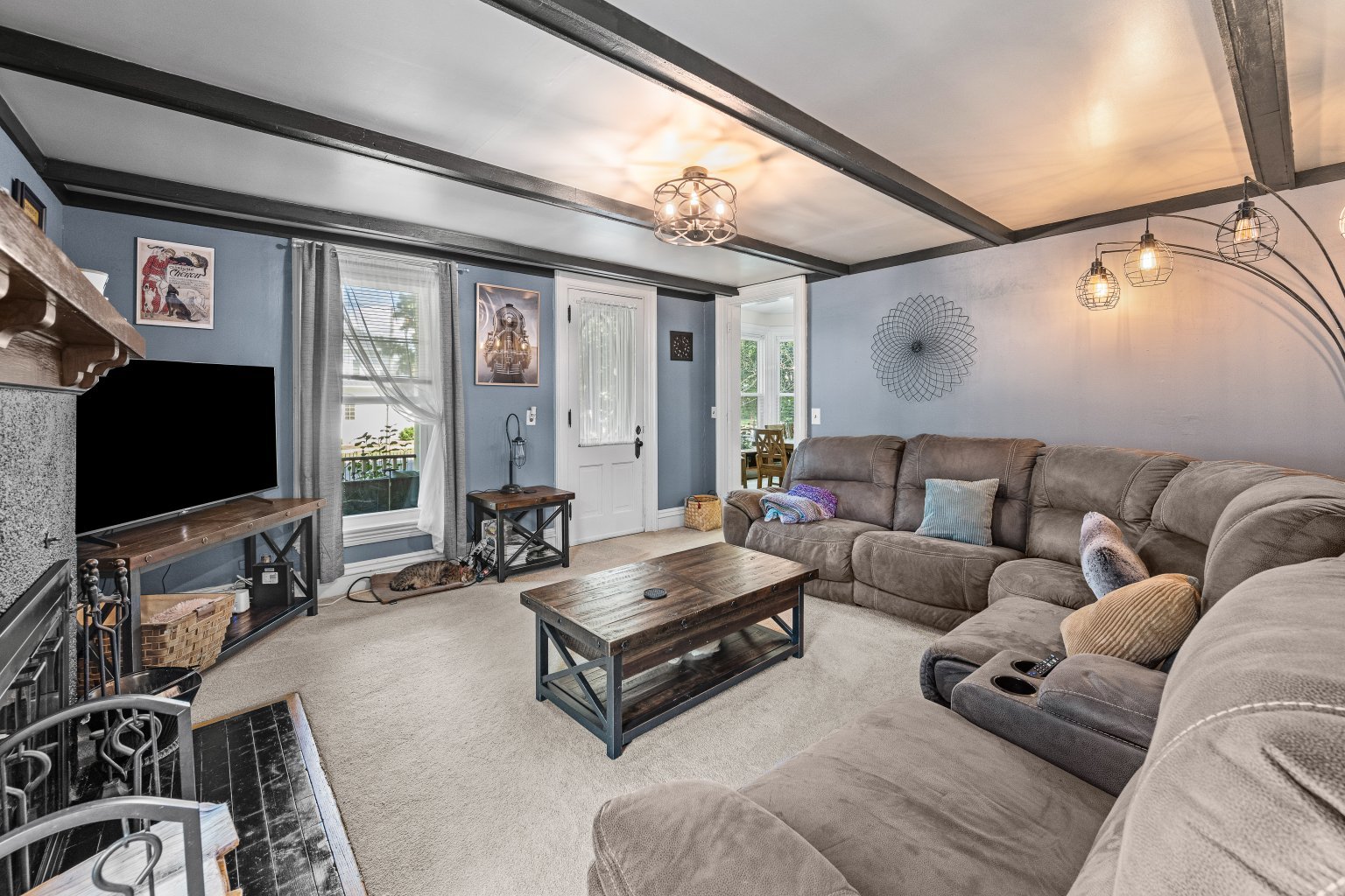 main property photo 28
