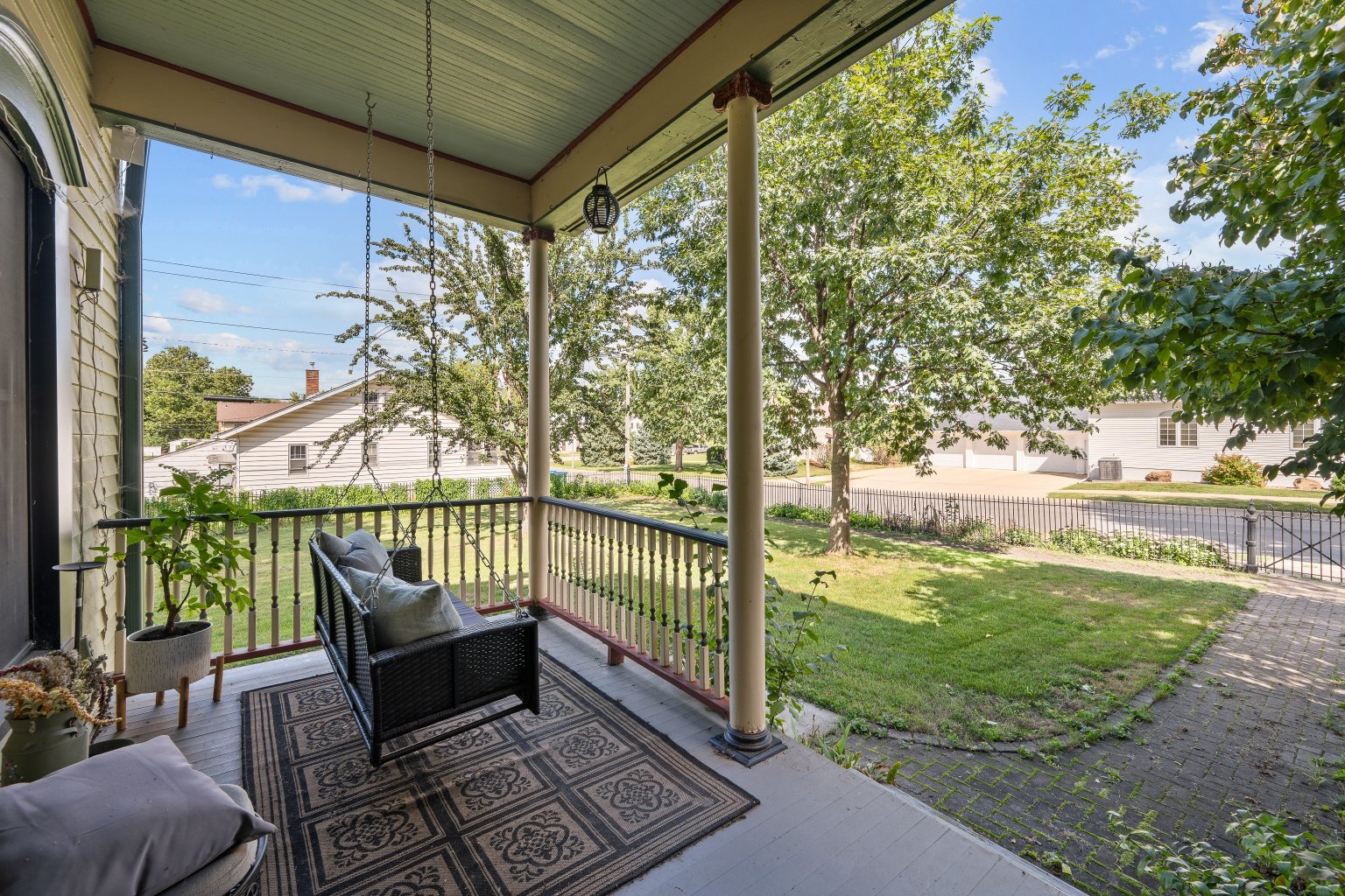 main property photo 40