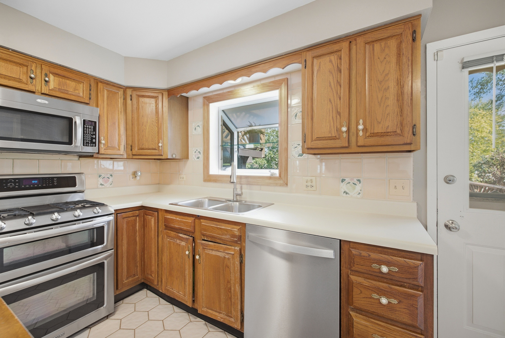 main property photo 6