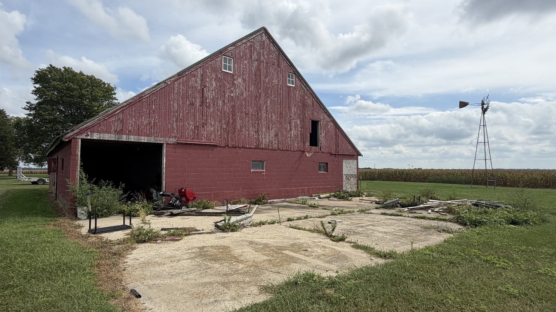 main property photo 23