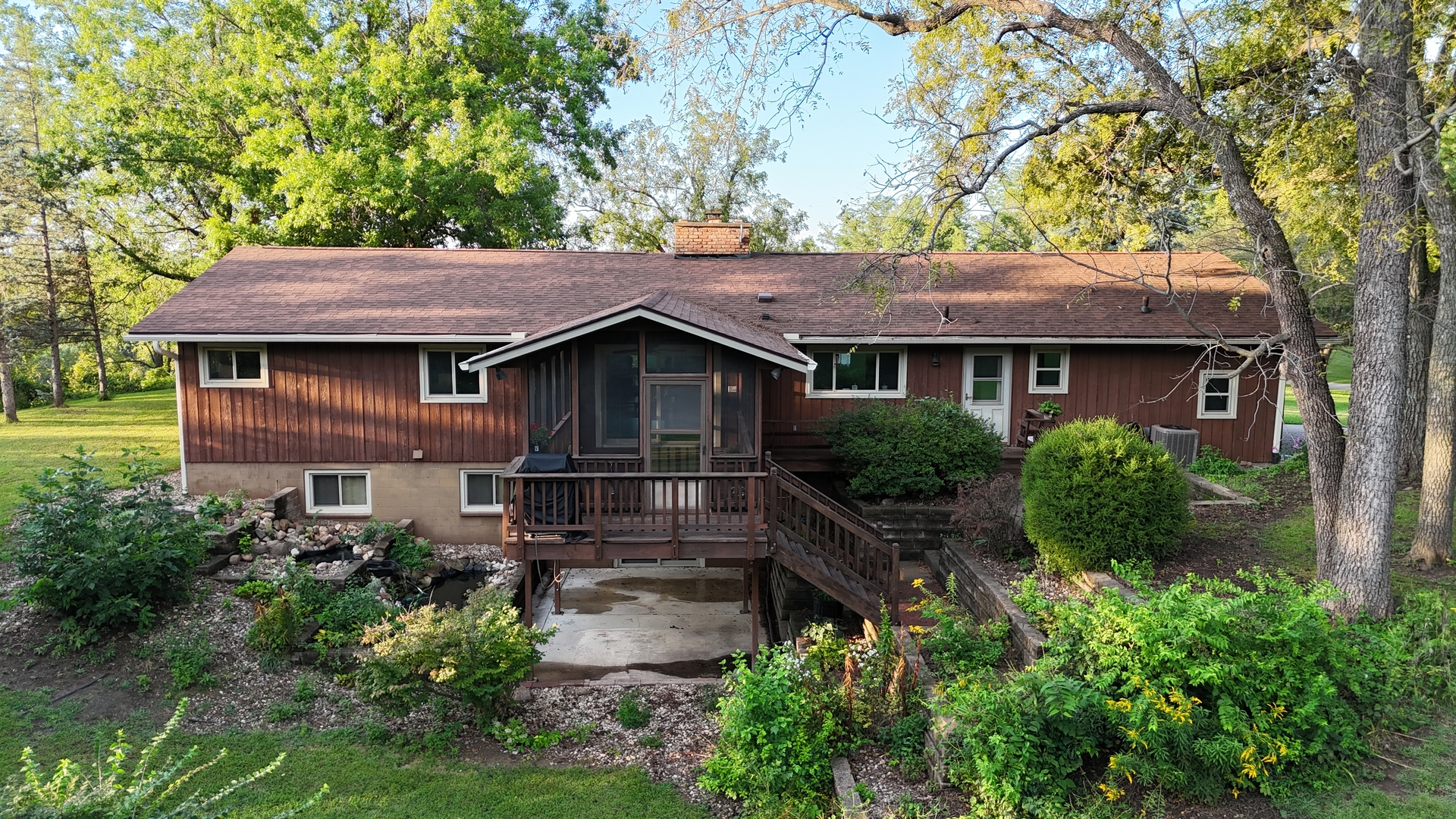 main property photo 23