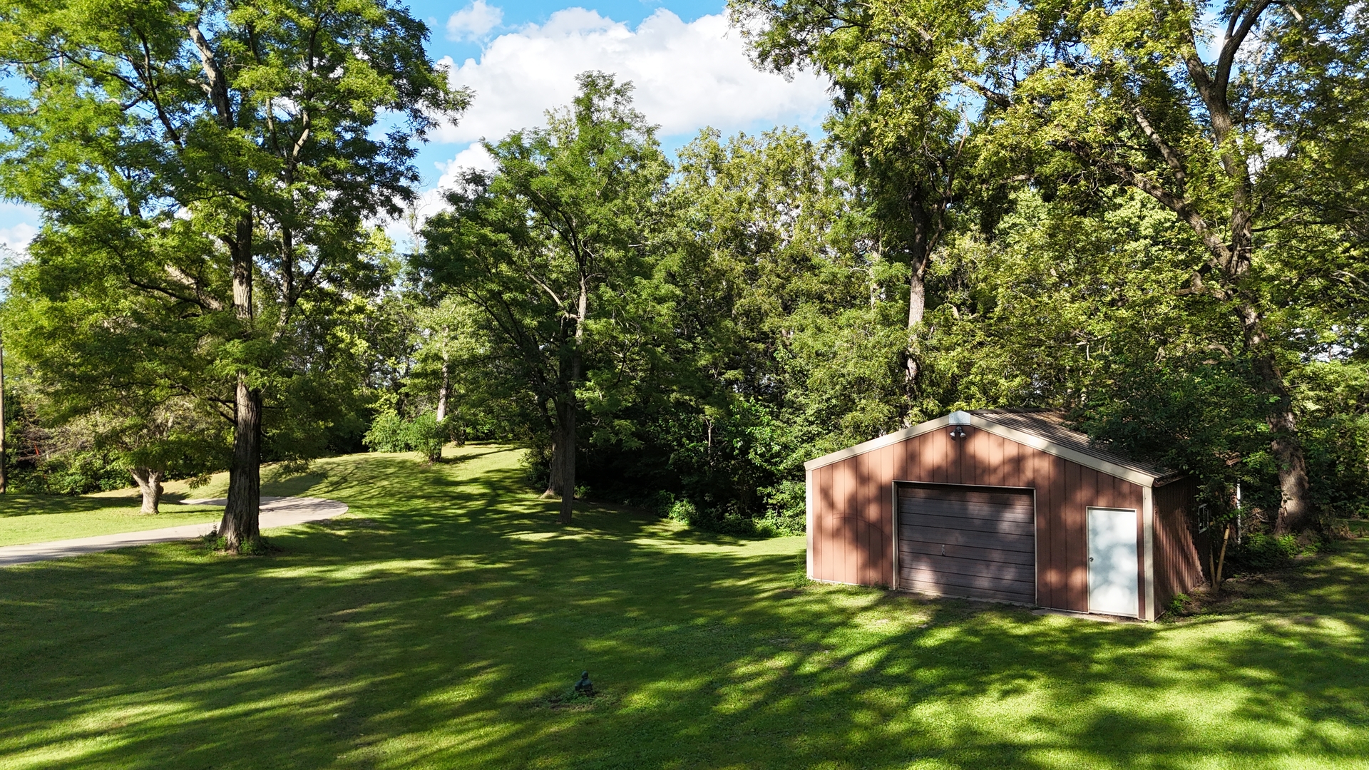main property photo 29