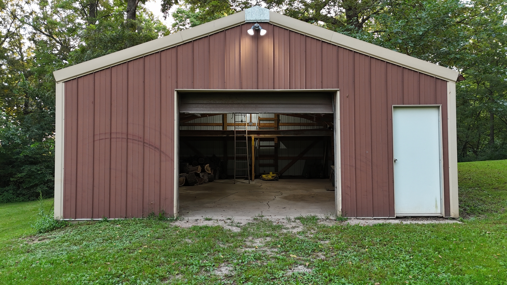 main property photo 30