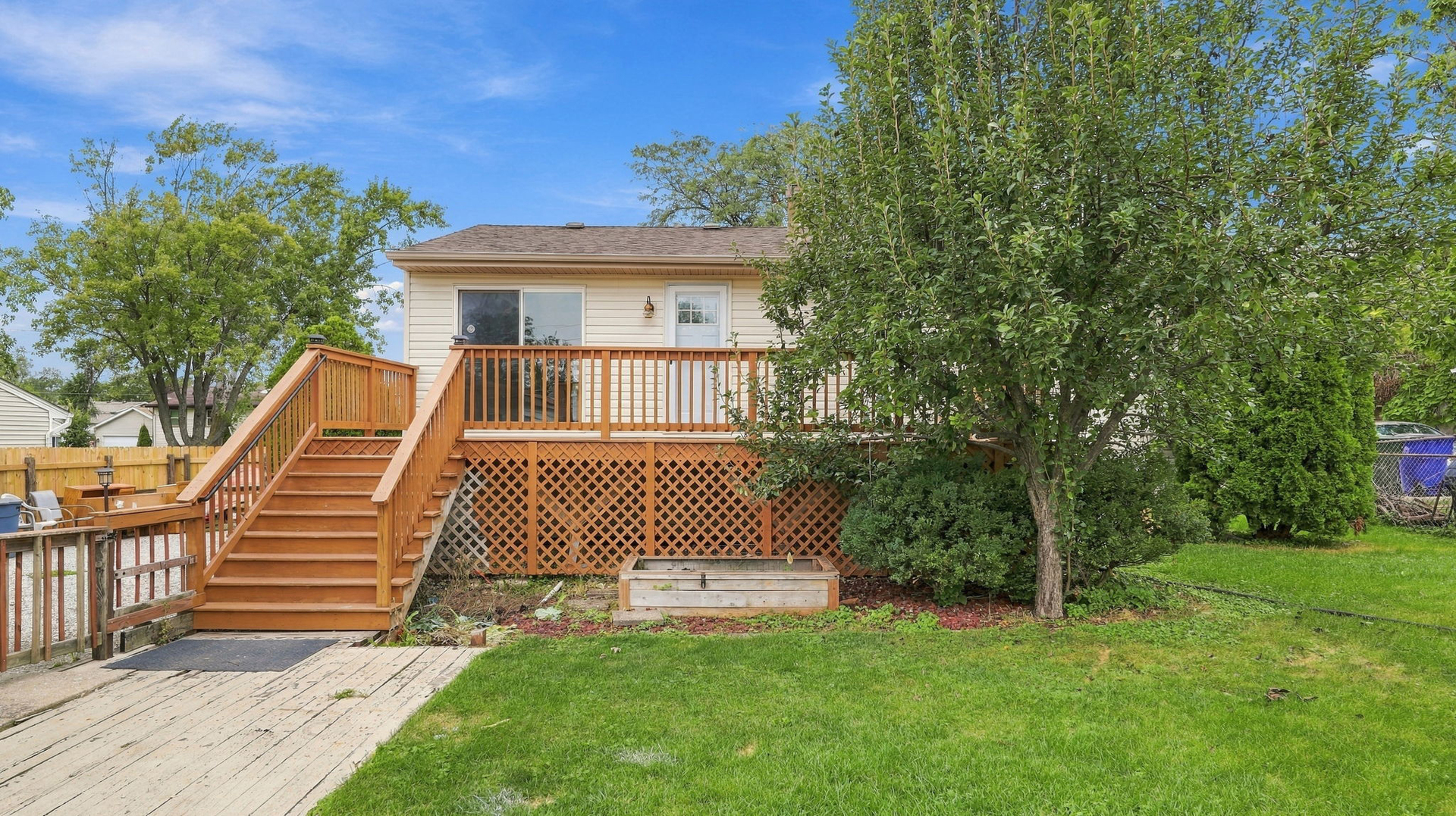 main property photo 17