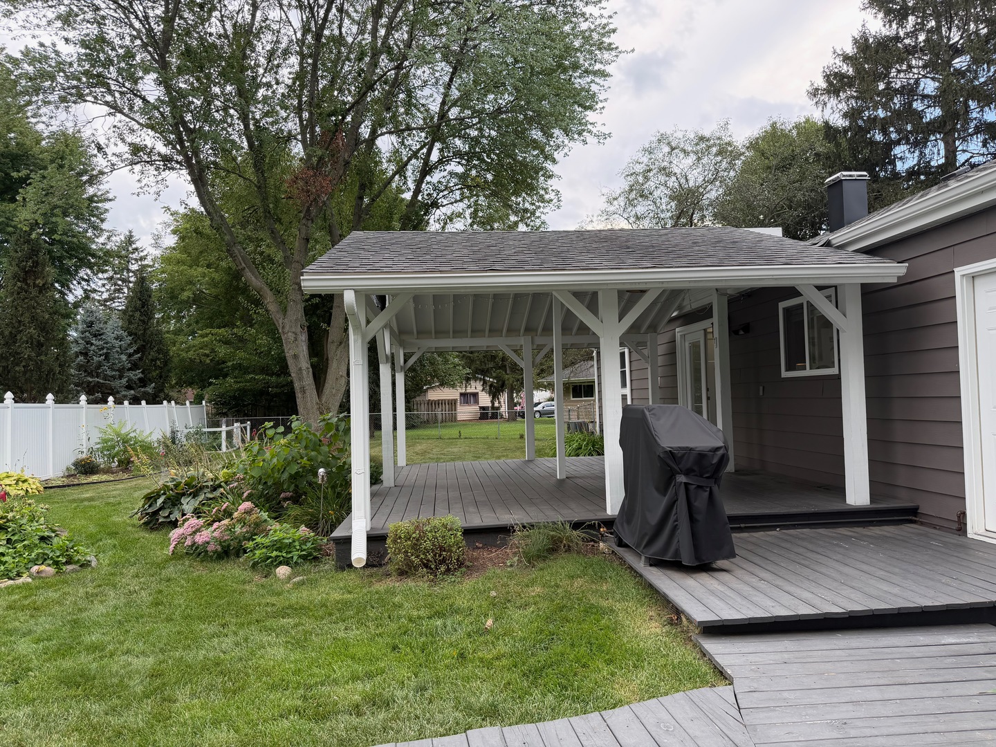 main property photo 14