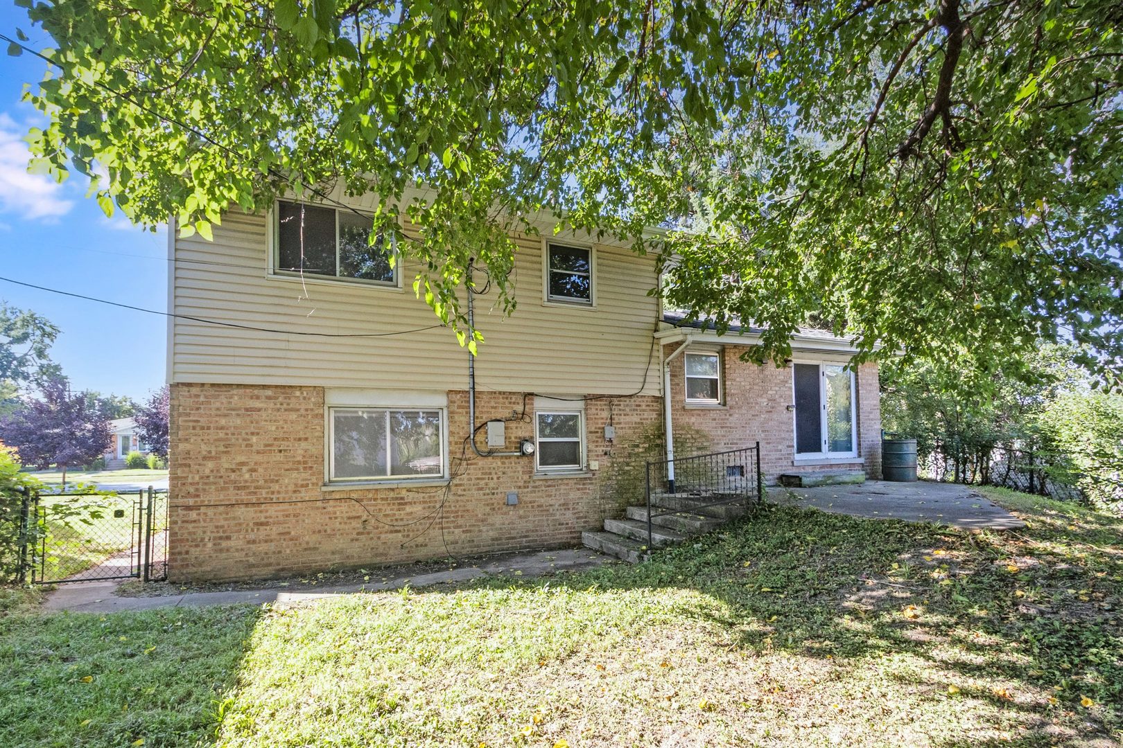 main property photo 22