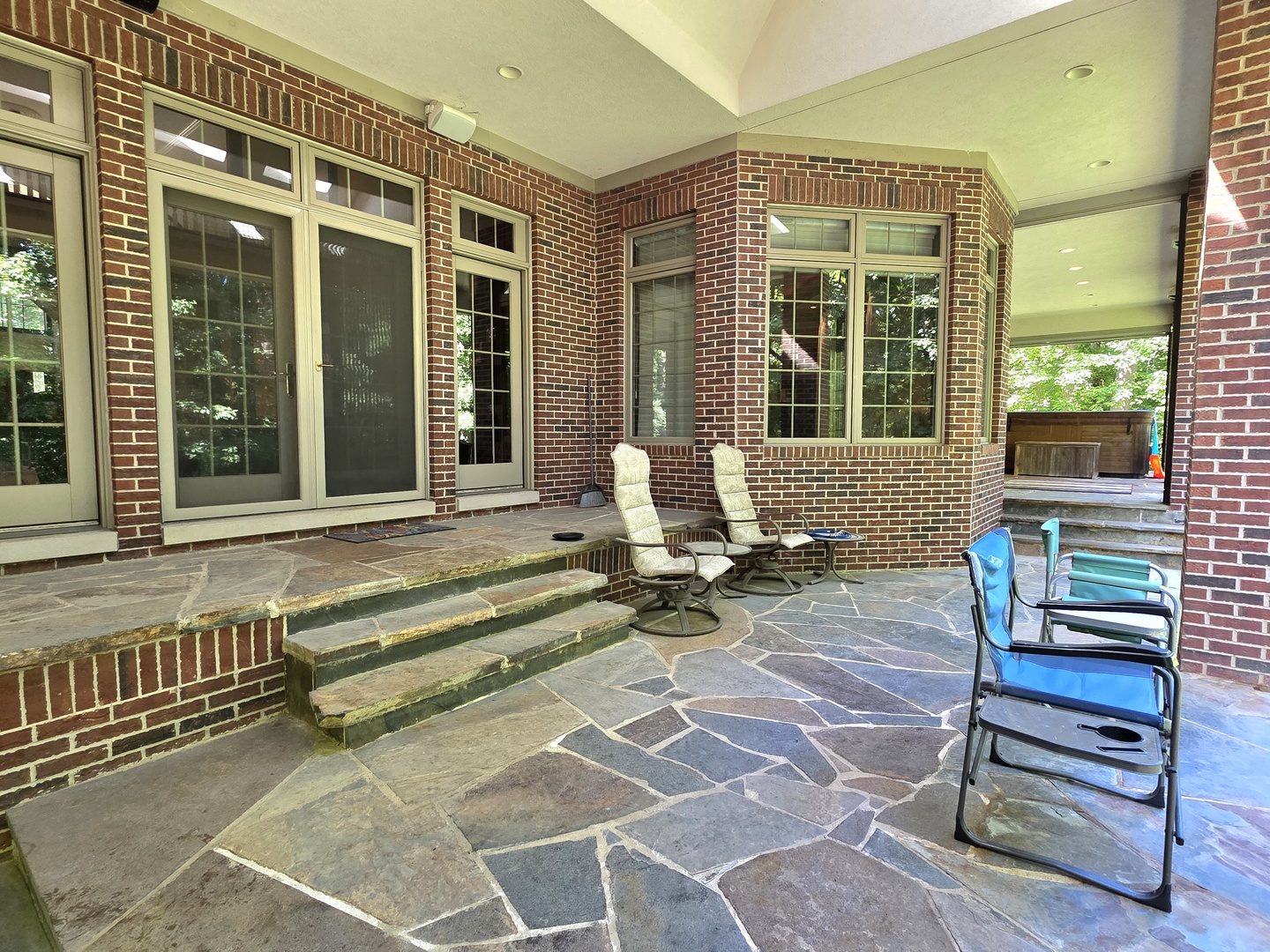 main property photo 44