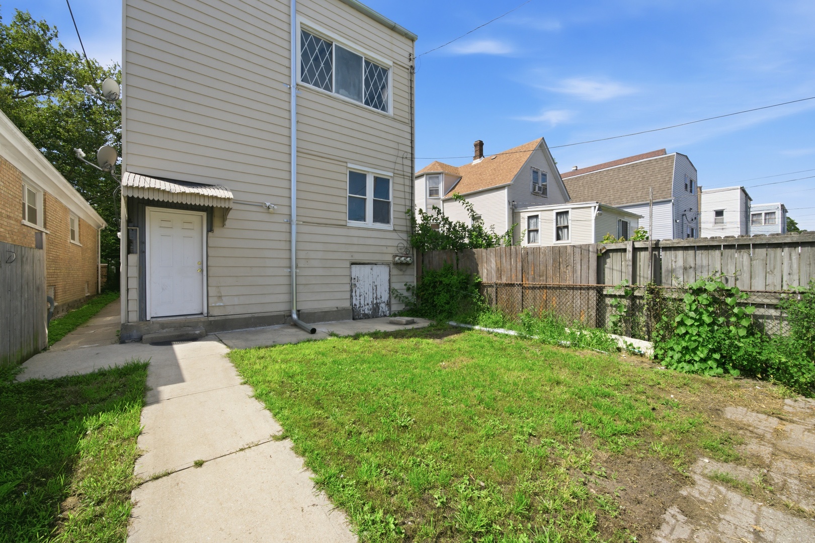main property photo 25