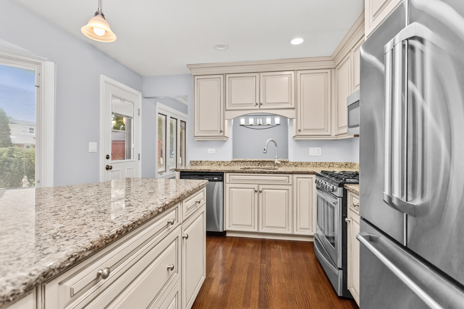 main property photo 5