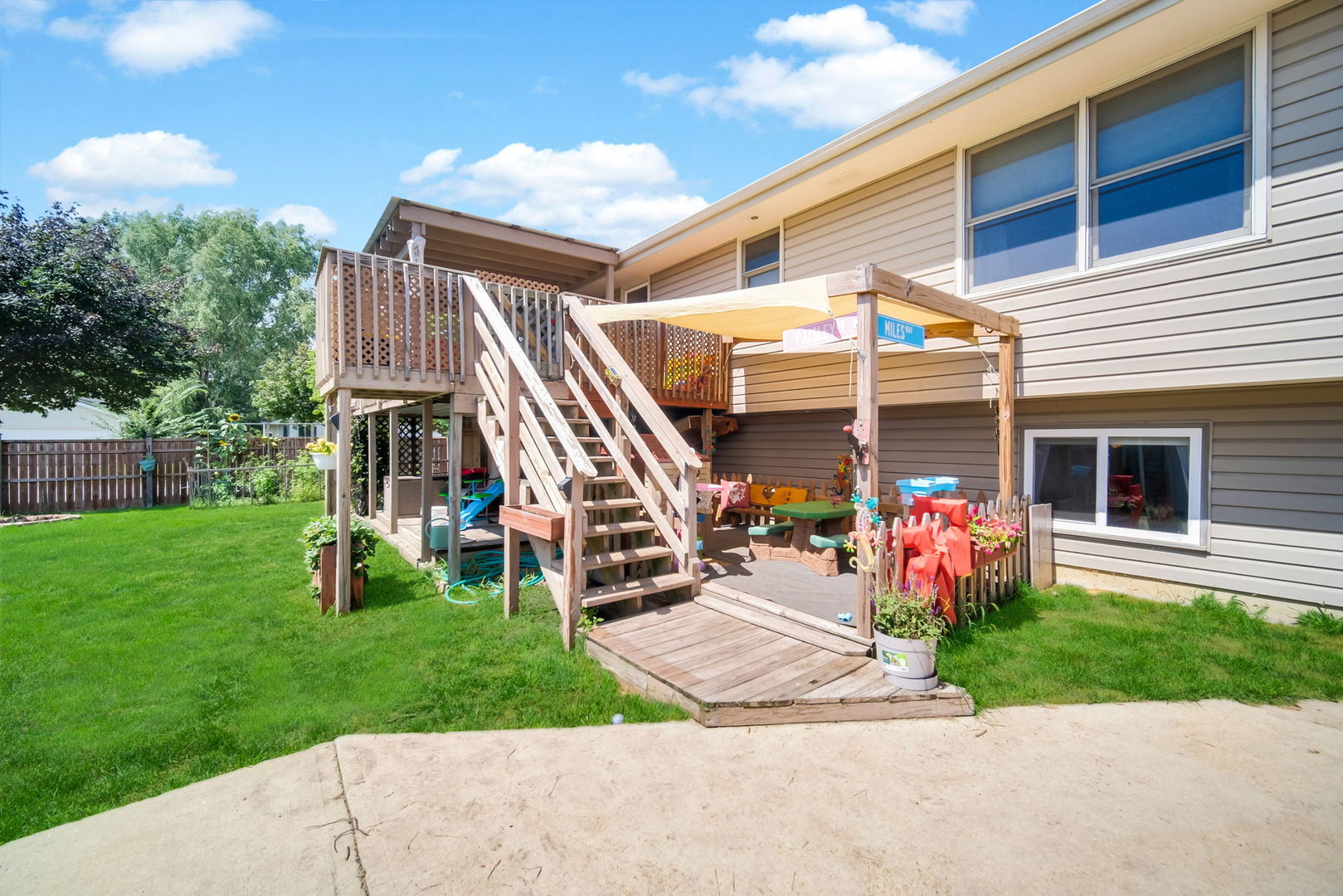 main property photo 28