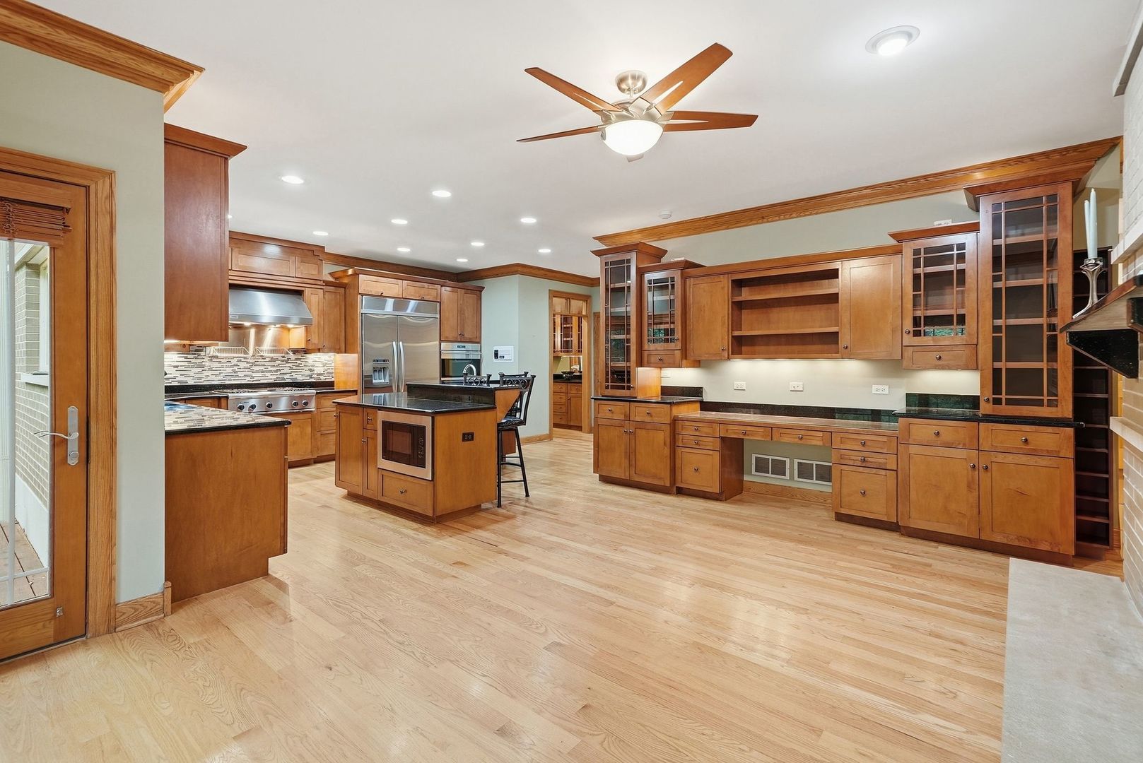 main property photo 41