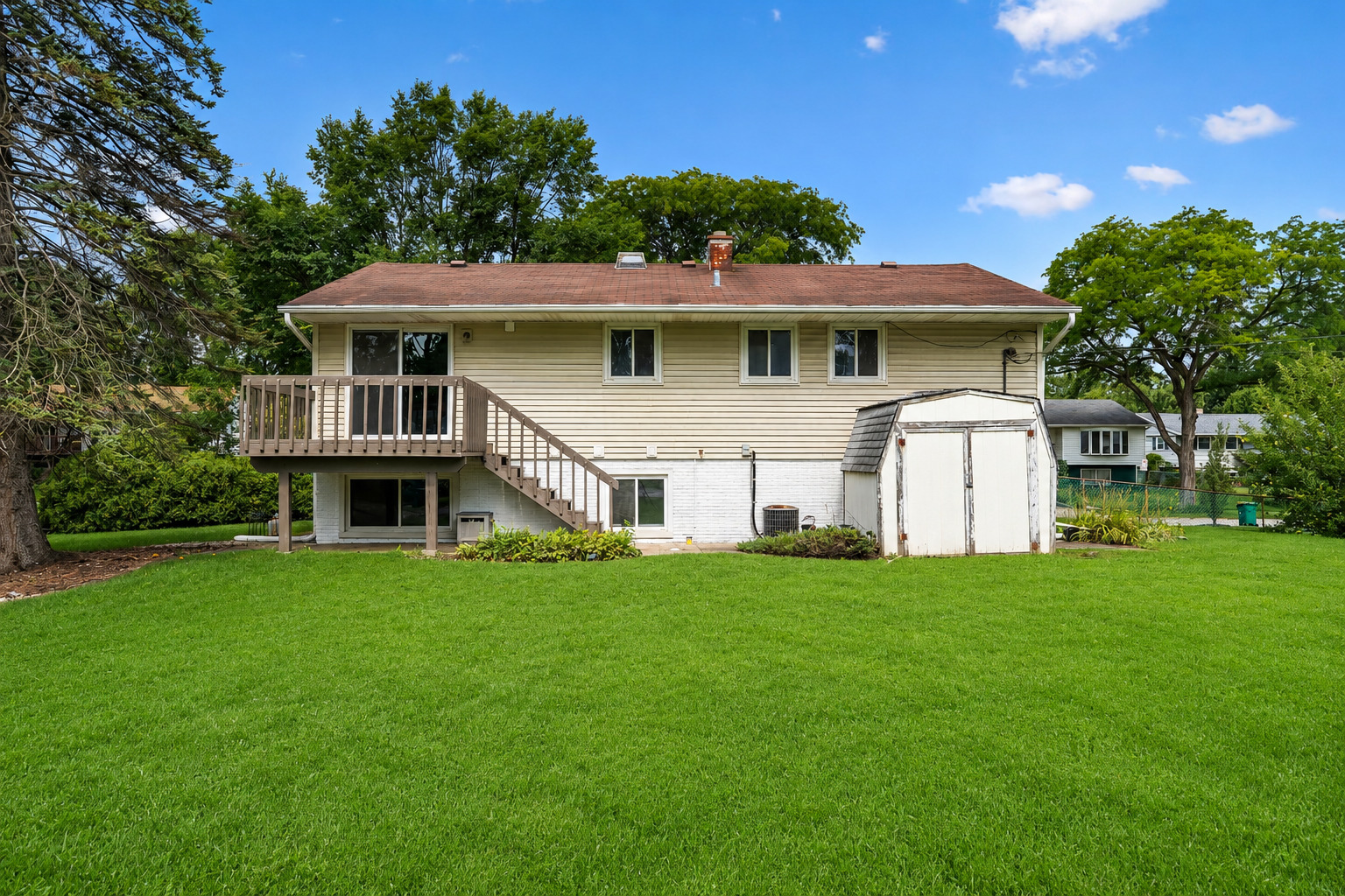 main property photo 30