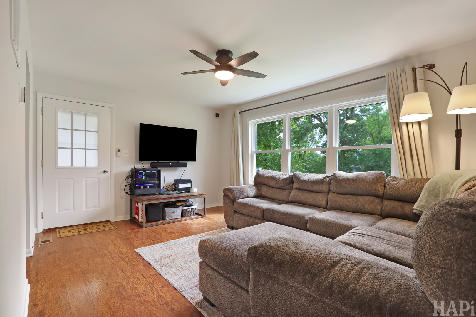 property viewer photo 4