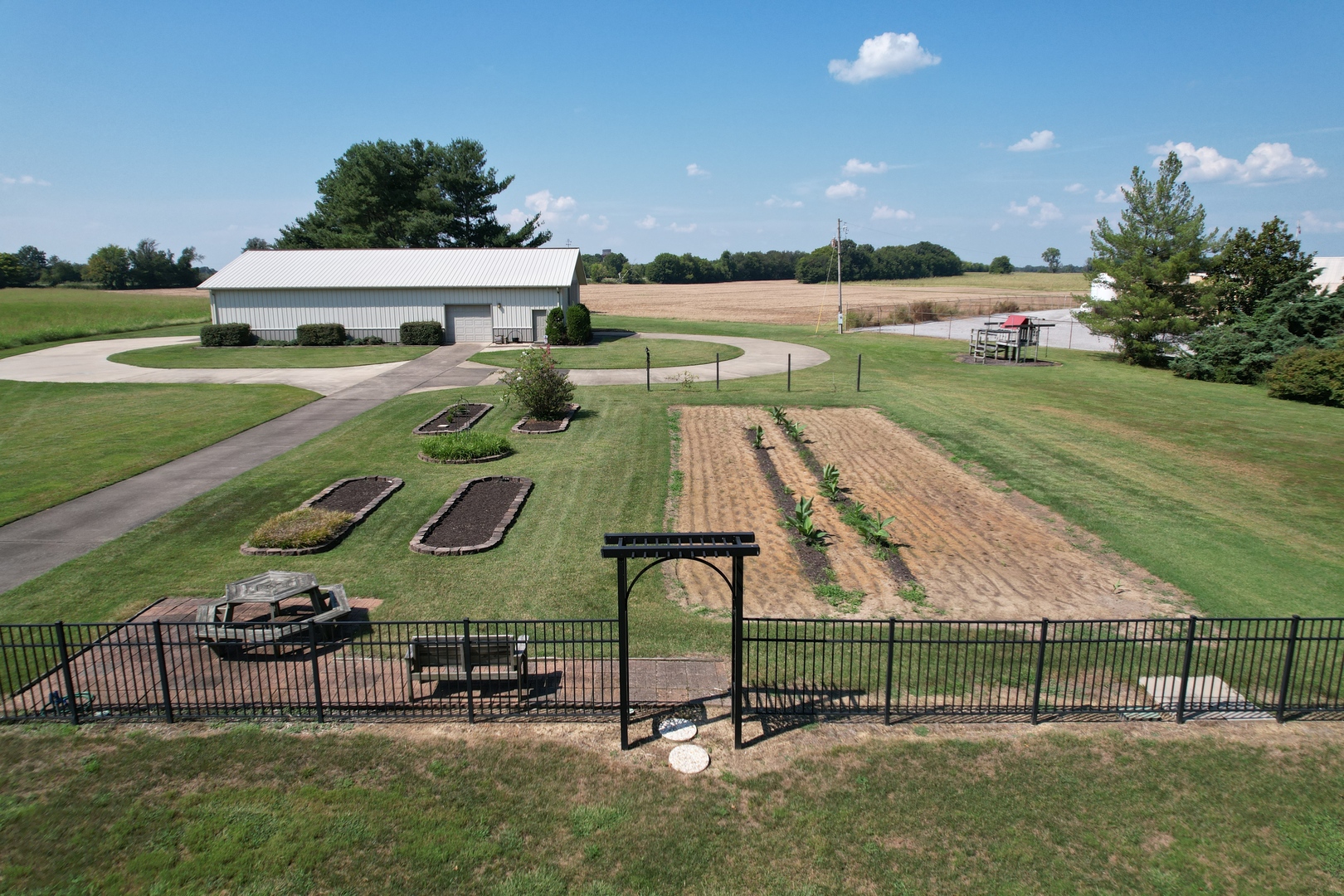 main property photo 41
