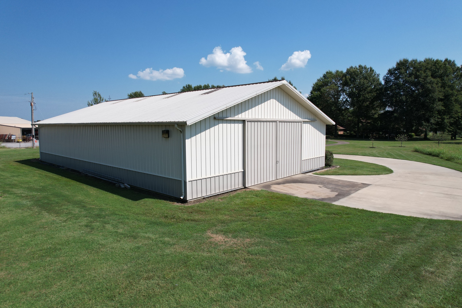 main property photo 45