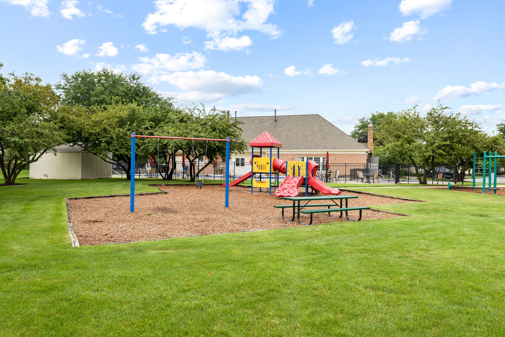 main property photo 28