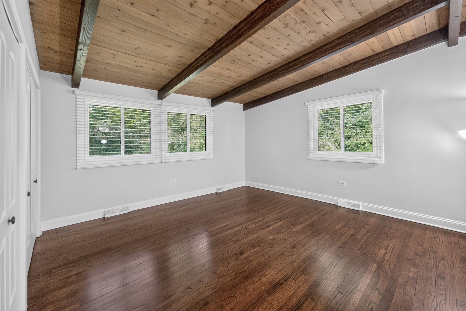 property viewer photo 15