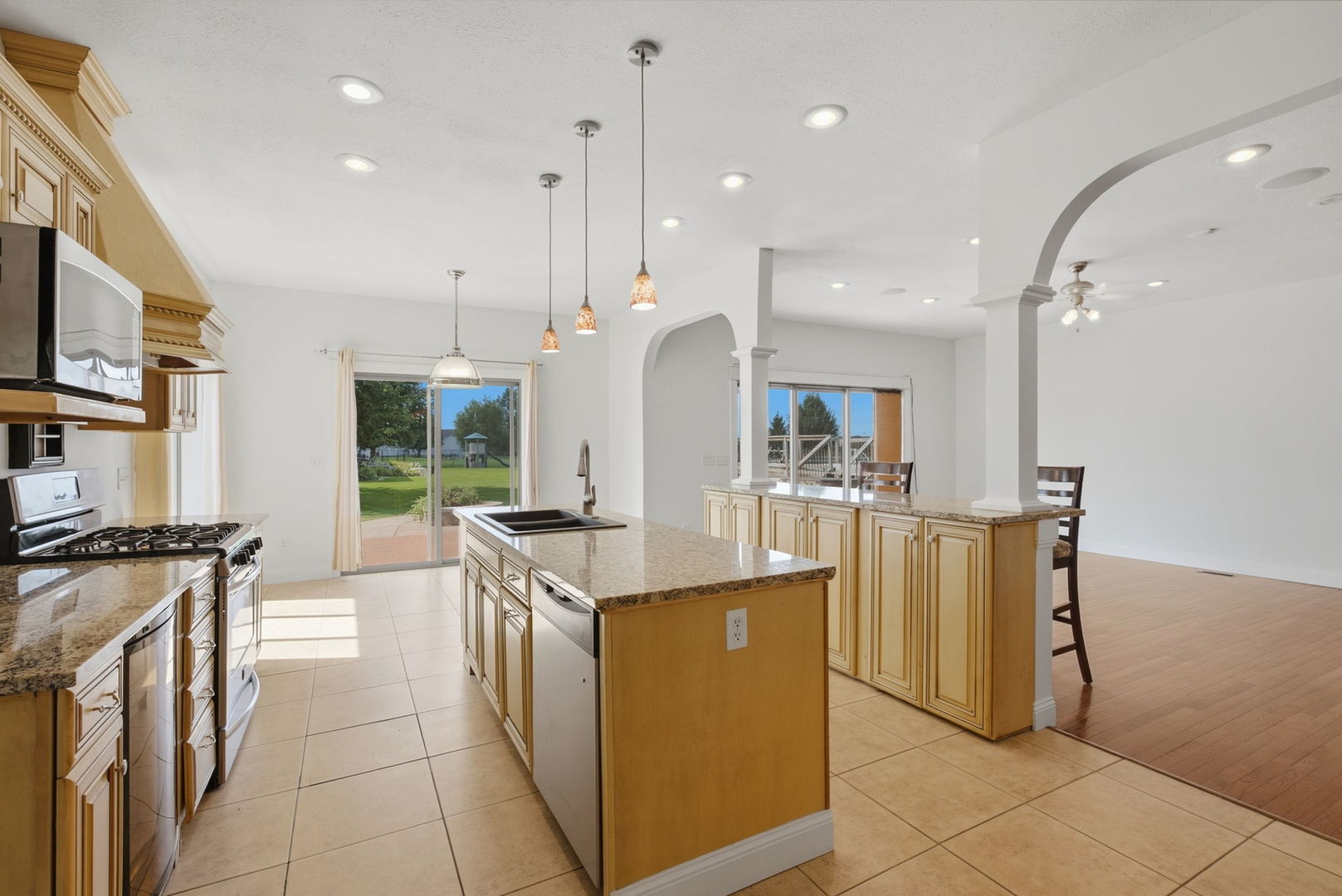 main property photo 14